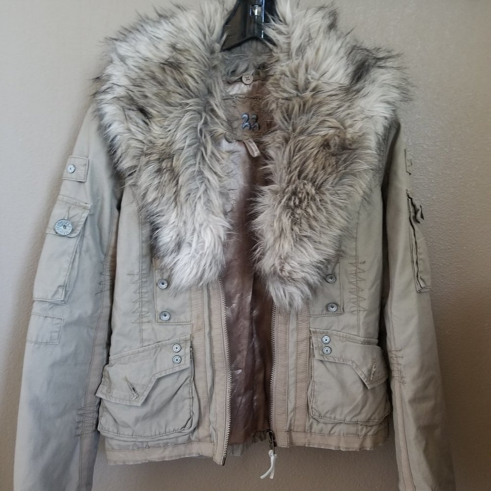 22 faux fur jkt